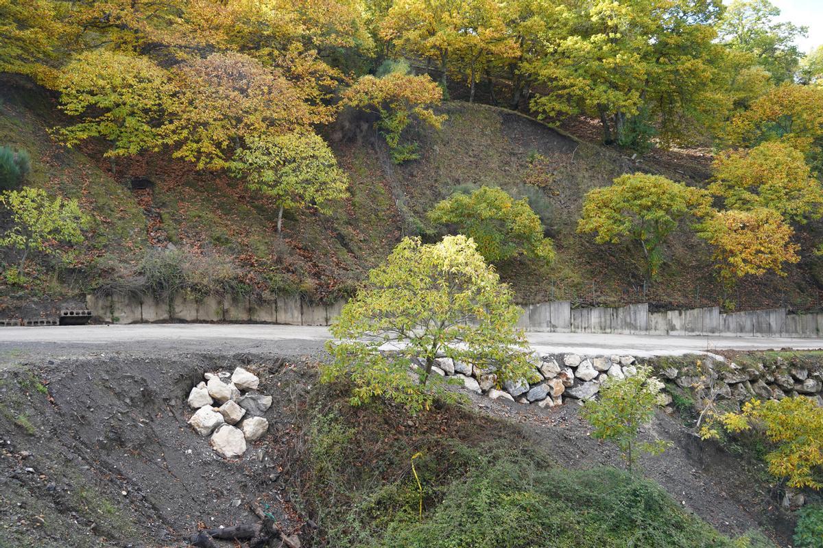 La carretera entre Pujerra y Júzcar