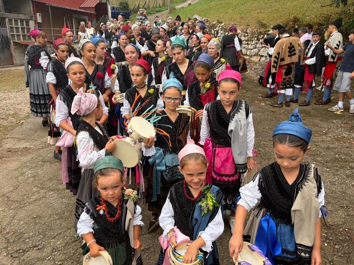 Día grande de las fiestas de Nuestra Señora de Castru en Benia Día grande de las fiestas de Nuestra Señora de Castru en Benia