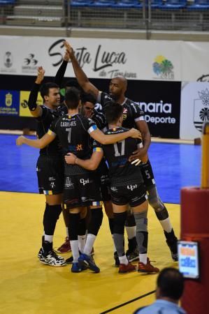 DEPORTES. 03-11-18 VECINDARIO. SANTA LUCIA DE TIRAJANA. Partido de Voleibol masculino: Vecindario ACE Gran Canaria - Ushuaña Ibiza Voley FOTOS: JUAN CASTRO.  | 03/11/2018 | Fotógrafo: Juan Carlos Castro