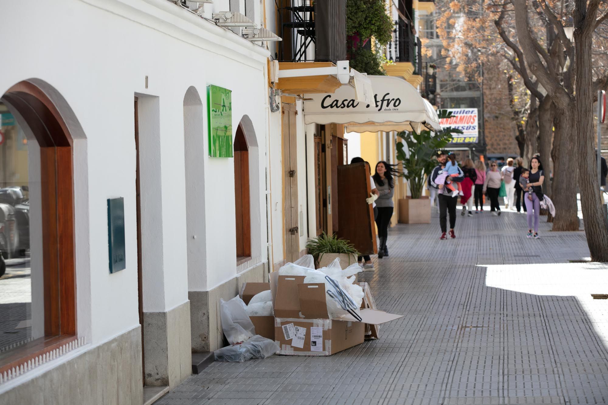 Los negocios de Ibiza se preparan para el inicio de la temporada en Semana Santa