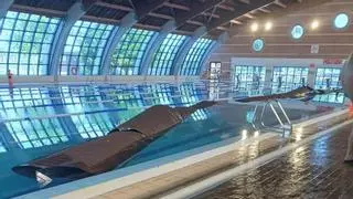 Torrevieja cierra definitivamente la temporada de la piscina cubierta tras el accidente y reabre las exteriores el día 8