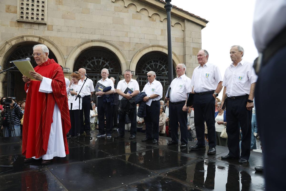 La bendición de las aguas en San Pedro, en imágenes La bendición de las aguas en San Pedro, en imágenes