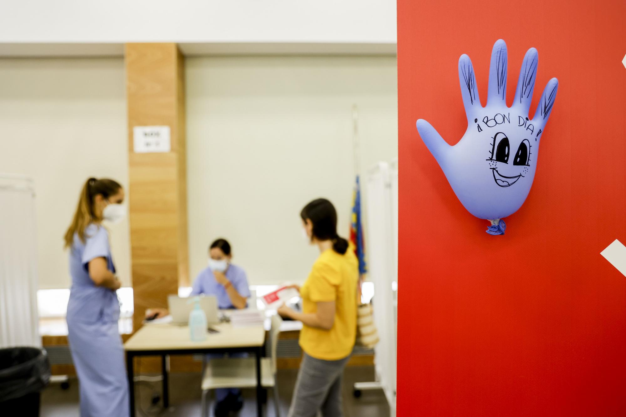 La sala multifuncional Jubiocio se convierte en el vacunódromo de los jóvenes