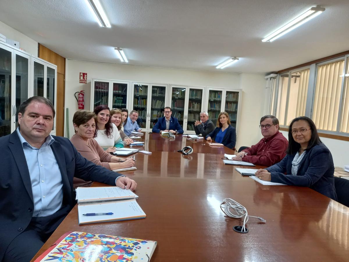 Reunión este martes entre Educación y responsables de centros de la zona de playas