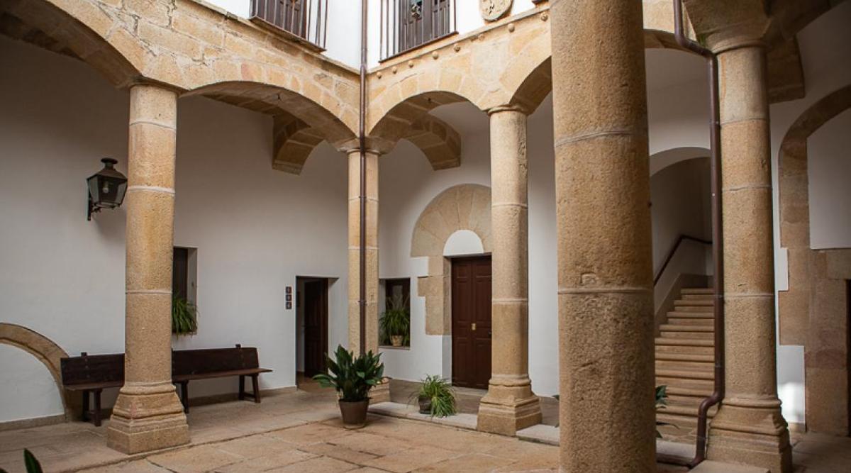 Palacio de los Golfines de Abajo.