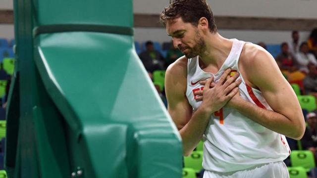España espera sellar su clasificación ganando a Argentina