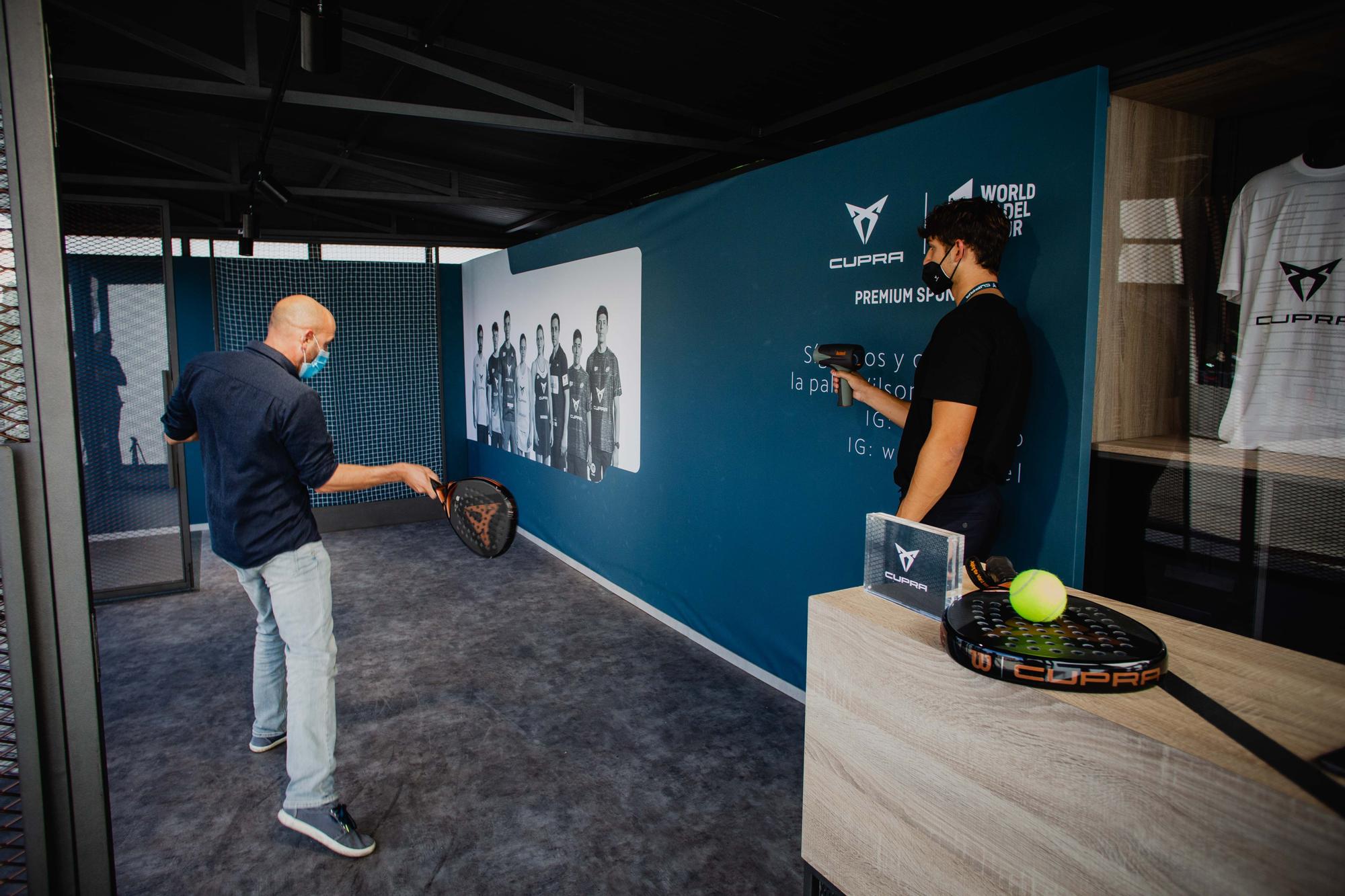 Prueba tu potencia de saque de pádel en el Stand de CUPRA