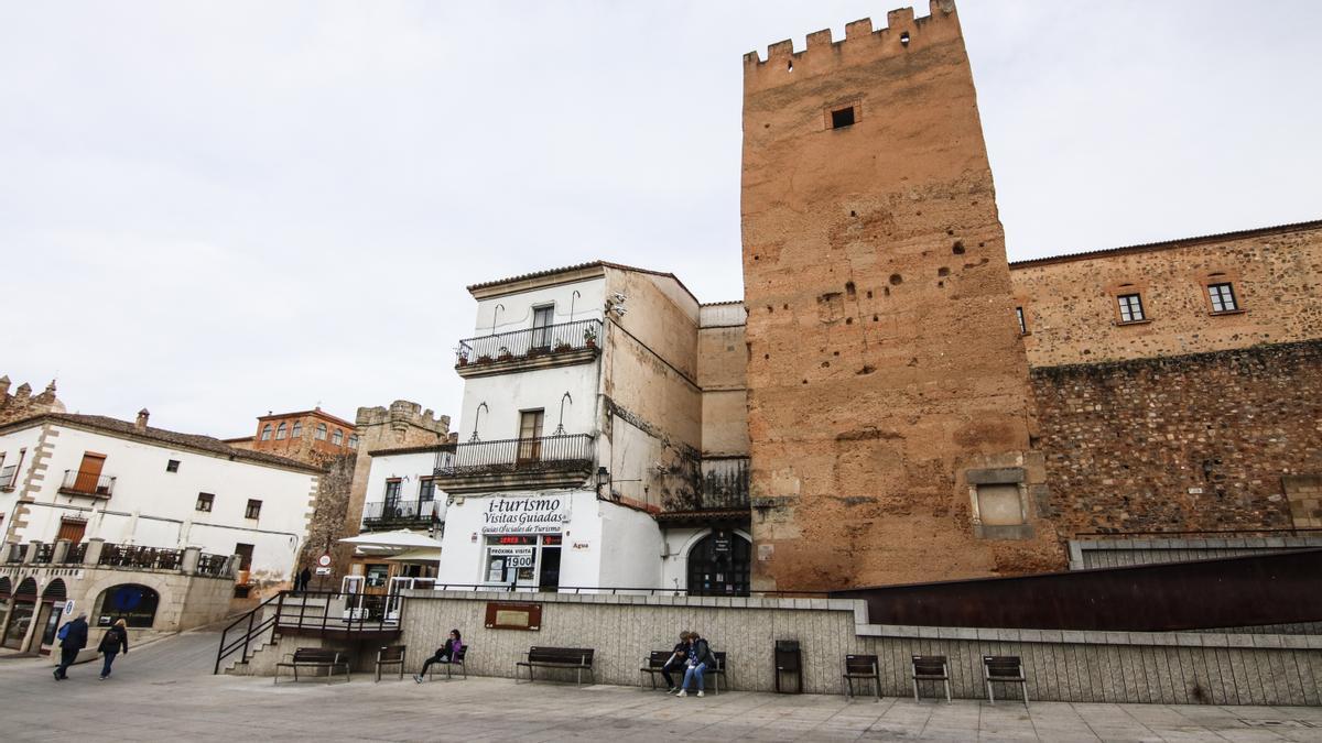 Torre de la Yerba es uno de los elementos del recinto de Cáceres que se pretende abrir a las visitas con los fondos europeos.