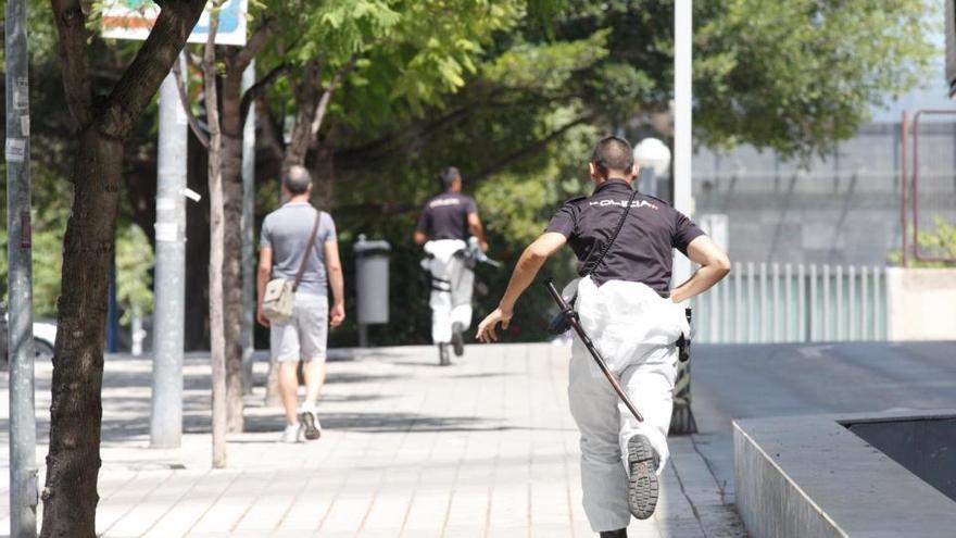 Cuatro positivos y nuevo intento de fuga entre los inmigrantes confinados en Alicante