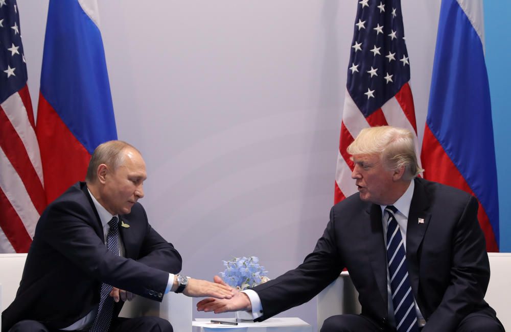 La secuencia del apretón de manos entre Trump y Putin