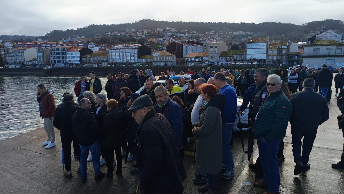 Los buzos de Gardacostas localizan el cuerpo del pescador de Bueu que se cayó al mar desde su dorna Los buzos de Gardacostas localizan el cuerpo del pescador de Bueu que se cayó al mar desde su dorna