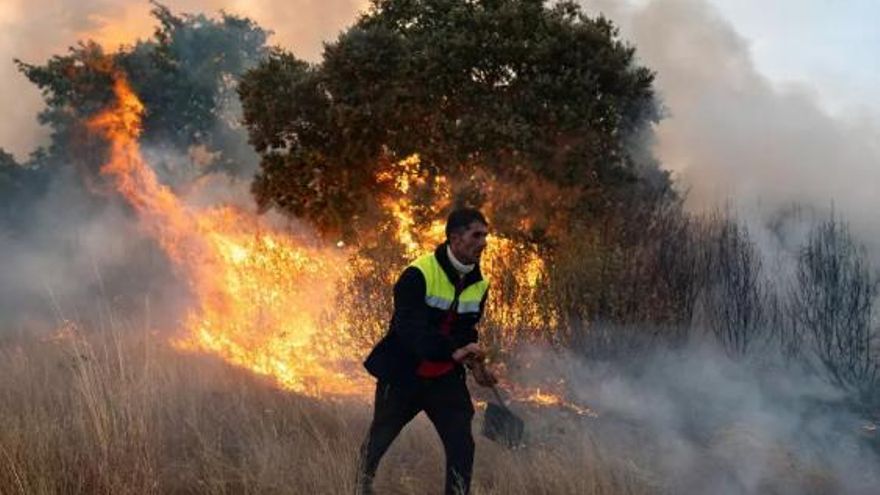 Evacuats 23 pobles a Lleó per l&#039;incendi de Molezuelas
