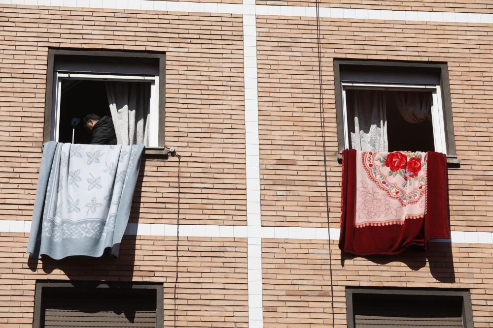 Una niña de dos años y medio cae desde un tercer piso en Vallobín