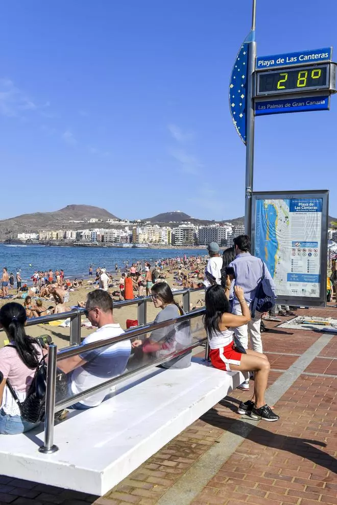 Navidades al solajero con Las Canteras a tope de gente