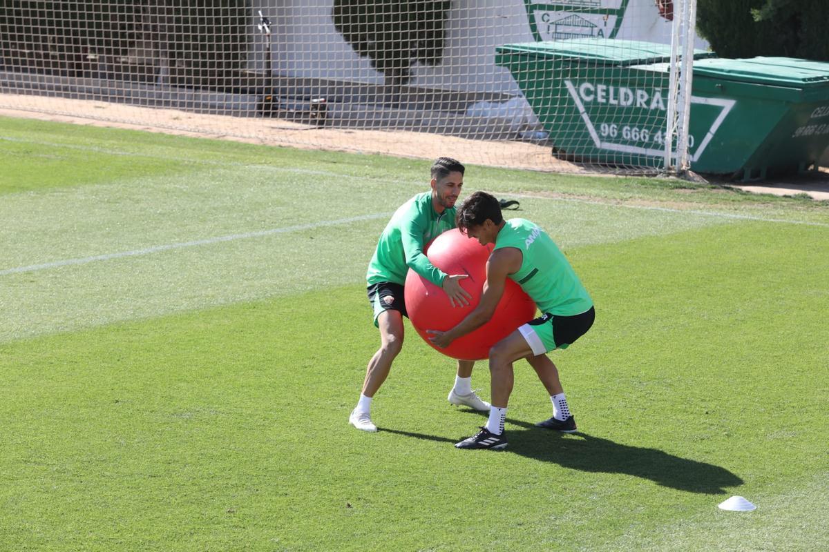 Fidel y Pere Milla, en el entrenamiento de este miércoles