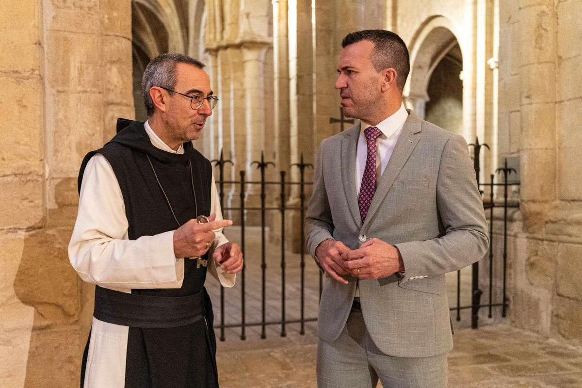 Mompó, en el monestir de Poblet, donde reposan los restos de Jaume I.