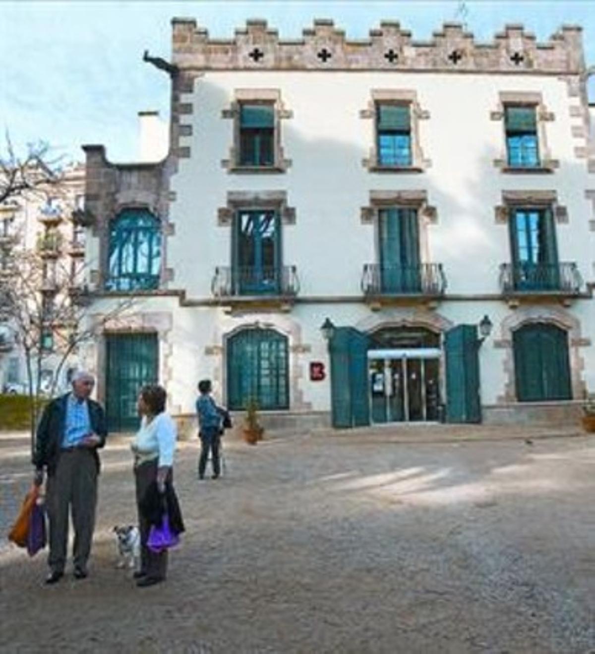 Modernista8 El Centre Cívic Casa Sagnier està envoltat de jardins. Modernista8 El Centre Cívic Casa Sagnier està envoltat de jardins.