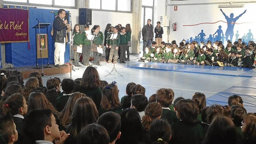 Las familias ya pueden canjear las becas para comprar libros de texto