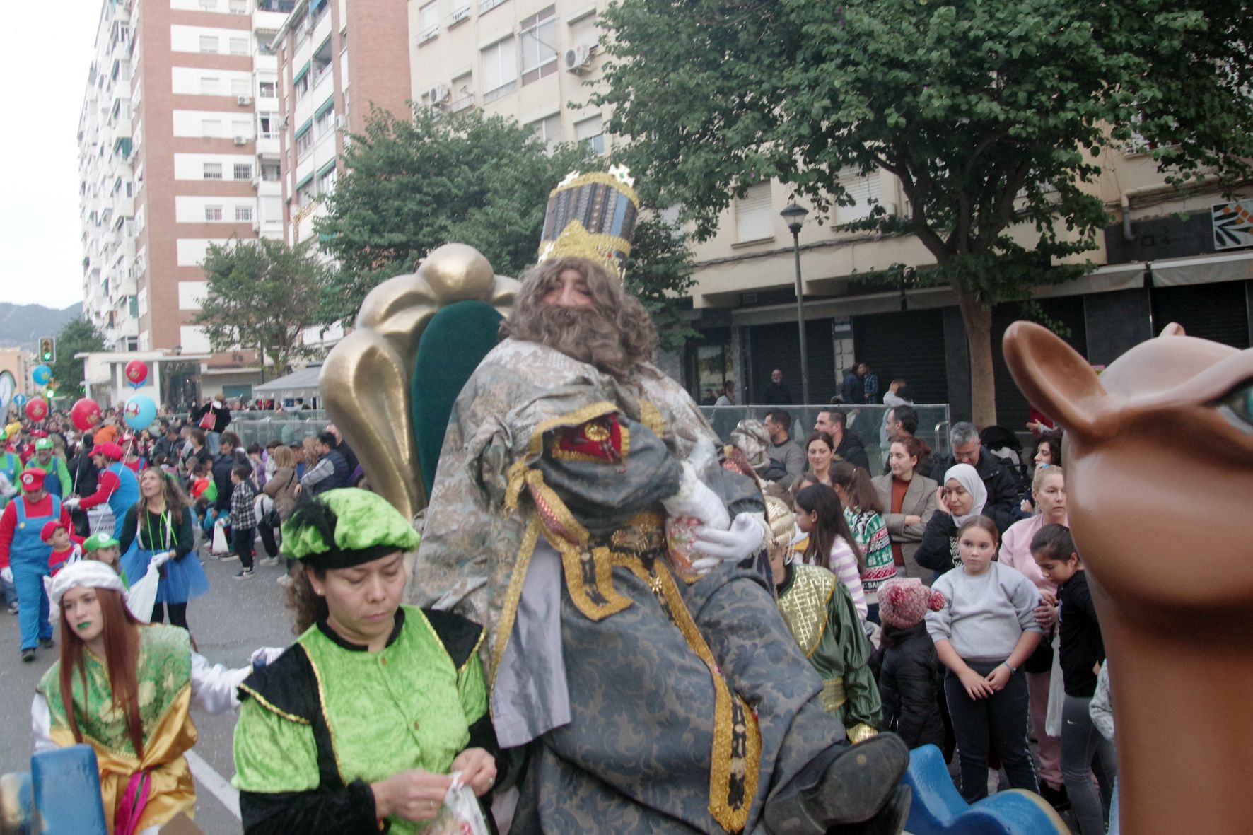 La cabalgata de los Reyes Magos de Miraflores 2024, en imágenes