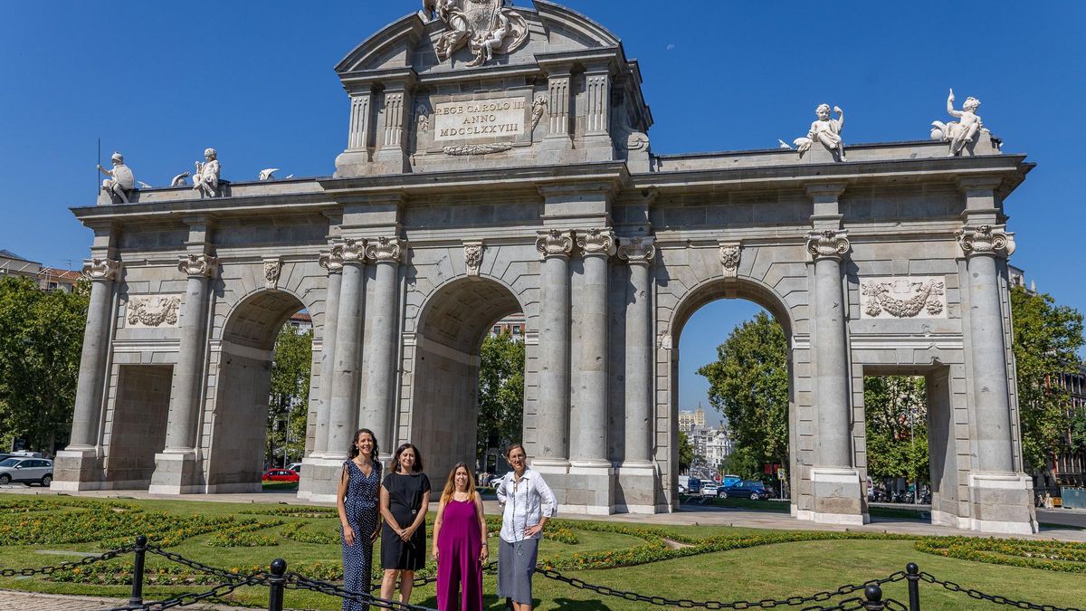 De izquierda a derecha, Victoria Sandstede, jefa del servicio de conservación preventiva, Maria Domingo, subdirectora general de Patrimonio Cultural, Carolina Aguado, jefa del servicio de difusión del Patrimonio y Blanca Mora, jefa del servicio de restauración de Patrimonio