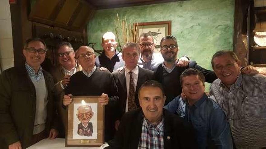 El padre Valdés celebra su 82.º cumpleaños entre &quot;dominicos&quot;