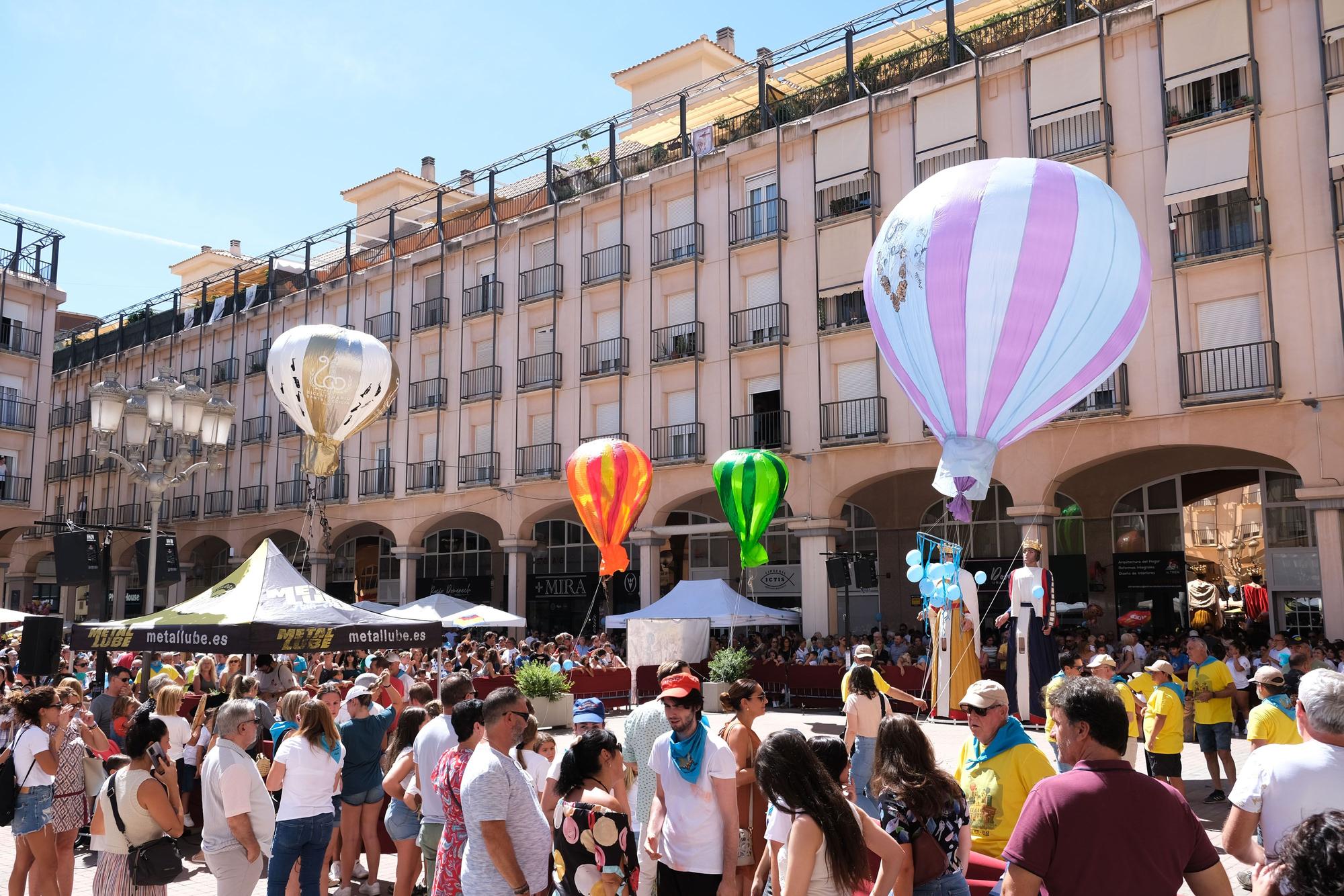 Así ha sido el "Correr la traca" y la suelta de globos de las Fiestas Mayores de Elda