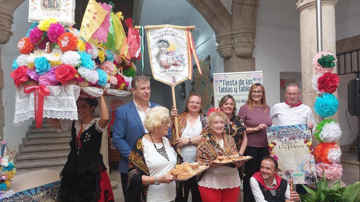 Presentación de la Fiesta de Los Tableros en el Palacio de Carvajal, Cáceres.