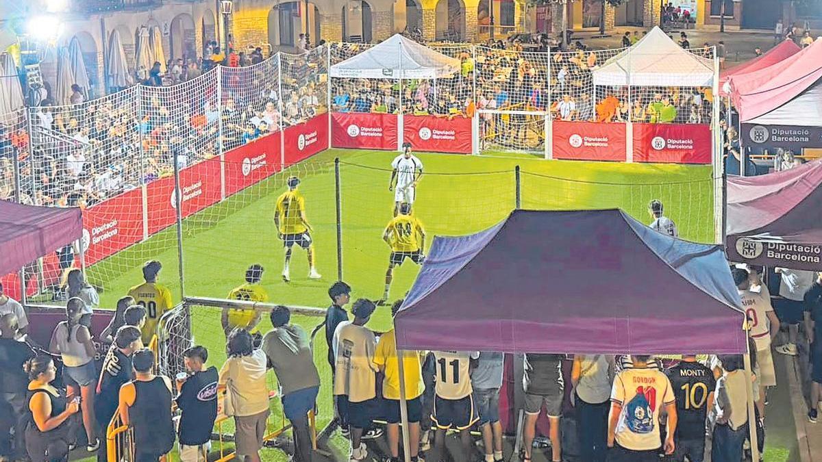 Molt públic en un dels partits del 3x3 de Calaf