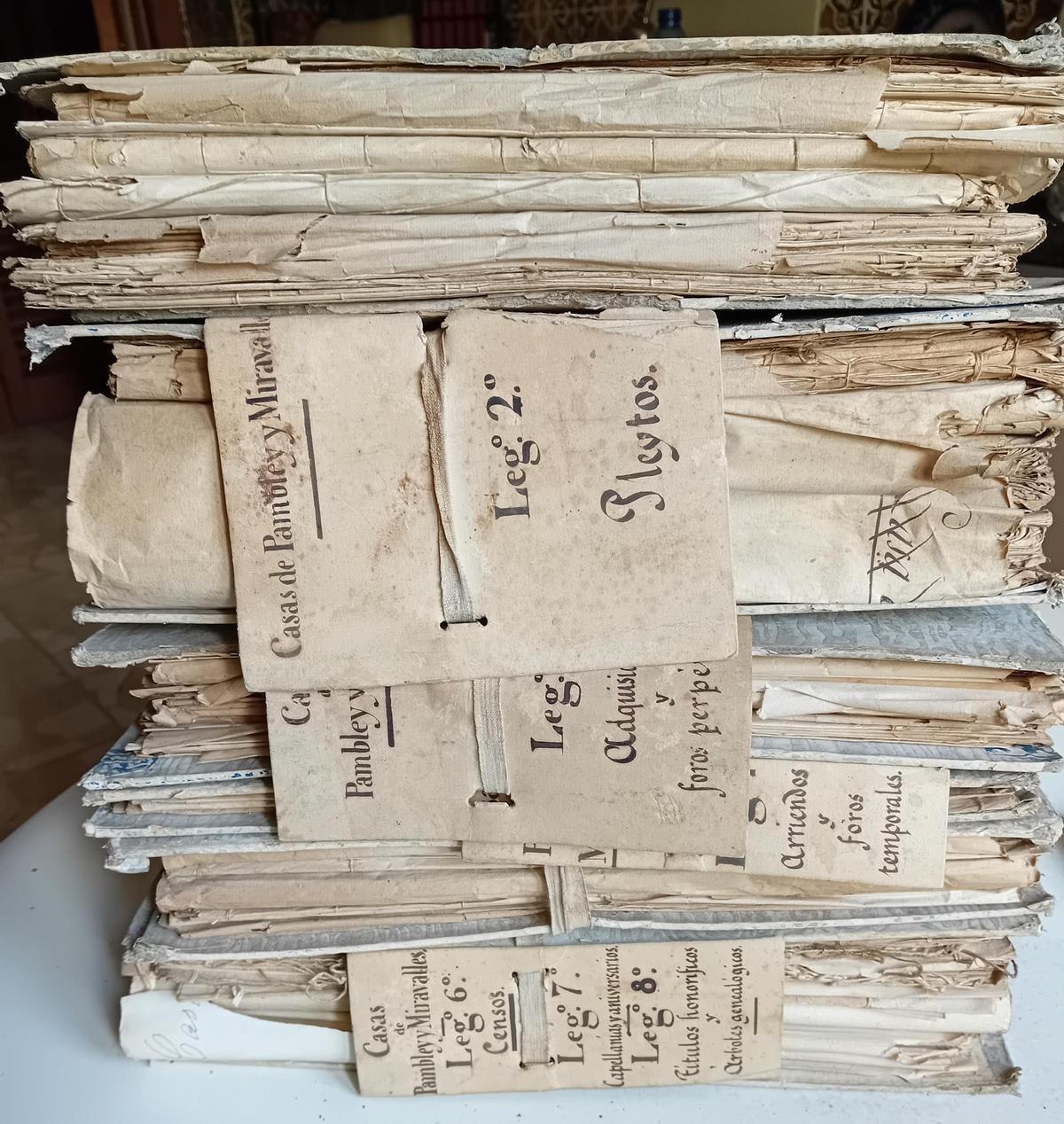 Legajos de la colección documental de José Luis Ferreiro Blanco.