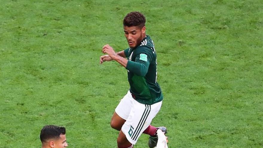 Brasil derrota a una aguerrida México (2-0)