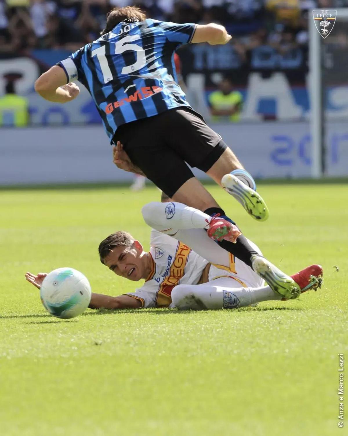 Álex Sala, durante un encuentro de esta temporada con el Lecce en la Serie A.