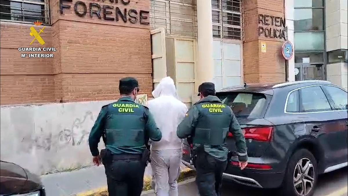 Desarticulado un grupo criminal que cometió 58 hurtos en supermercados.
