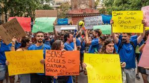 Protestas durante el Pregón de las Fiestas de Gràcia