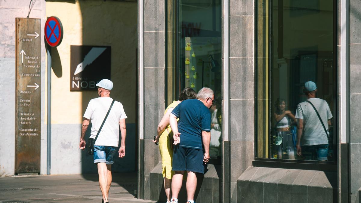 La Laguna prioriza el comercio de proximidad y la vida en la calle durante las fiestas navideñas.