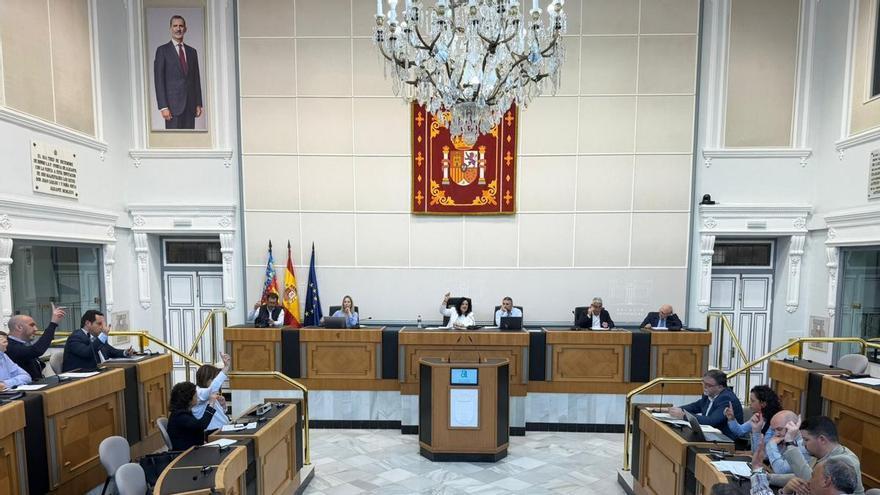 La presidenta del Consorcio defiende el convenio para tratar basuras de la Vega Baja en Villena