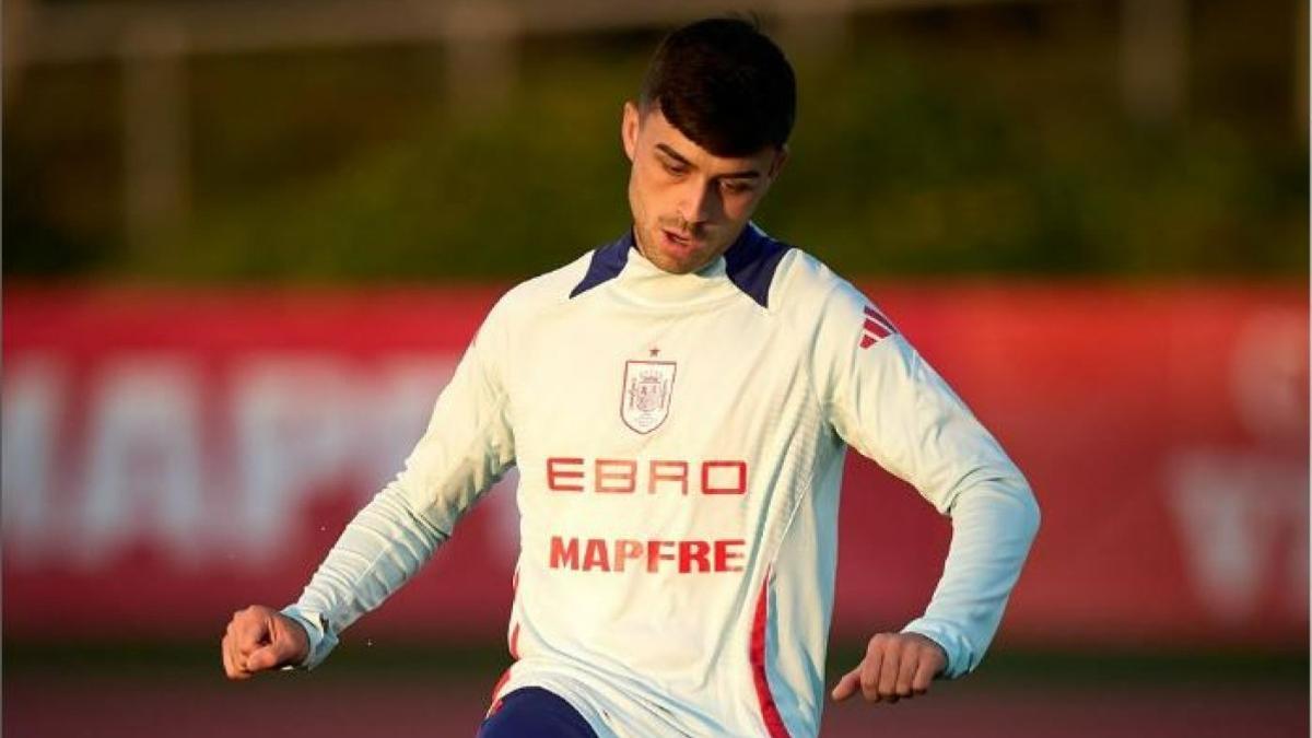 Pedri durante la sesión