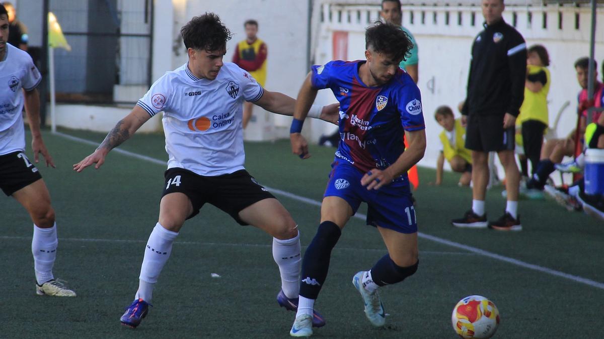 El Ontinyent 1931 en el partido de la pasada jornada ante el Alzira.