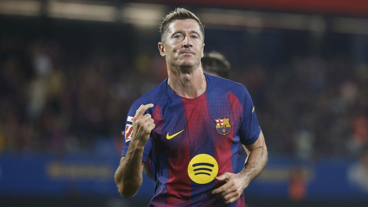 Robert Lewandowski celebra un gol con el Barcelona