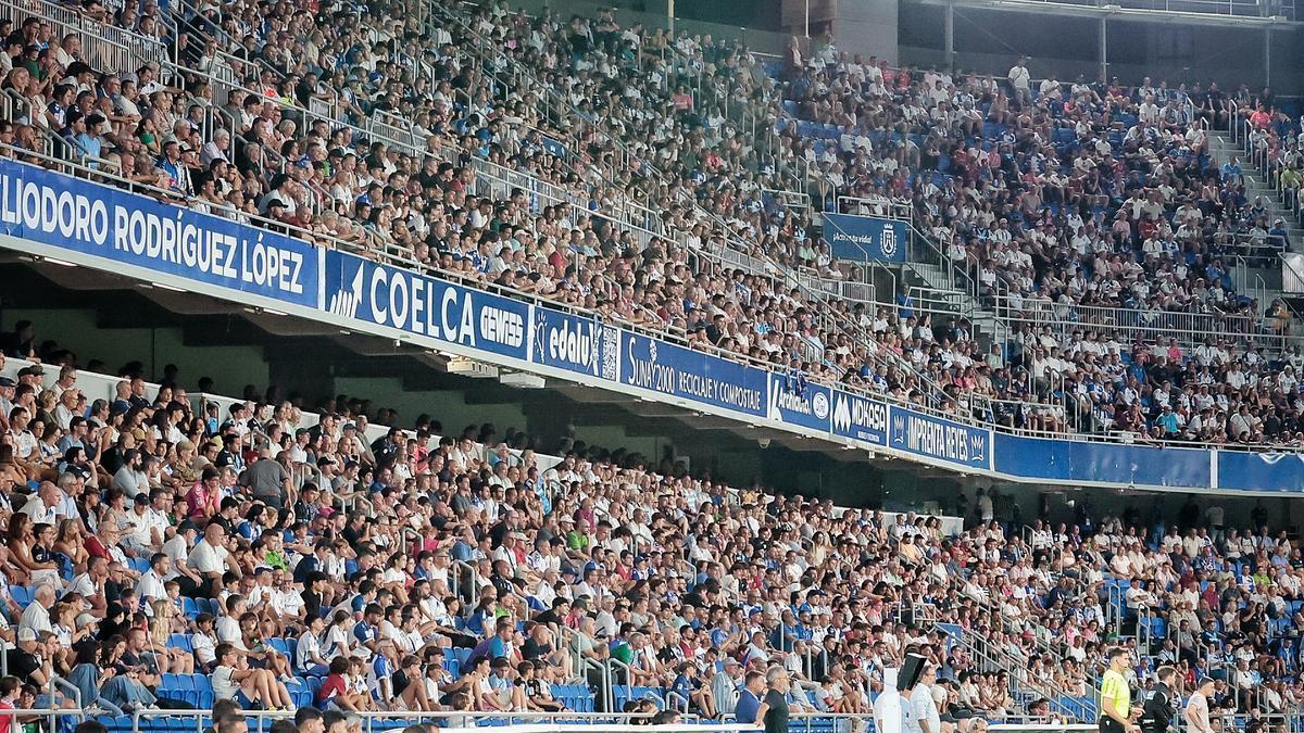 Aspecto del estadio Heliodoro Rodríguez López en el partido Tenerife-Almería.