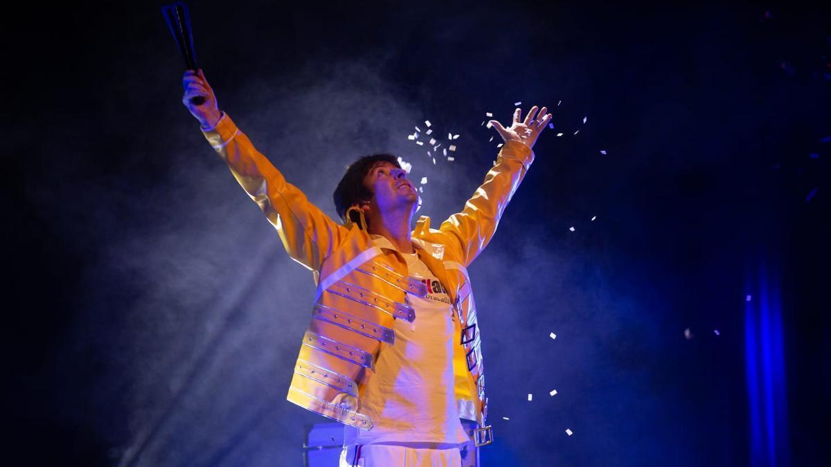 Diferentes momentos del show del Mago Nacho