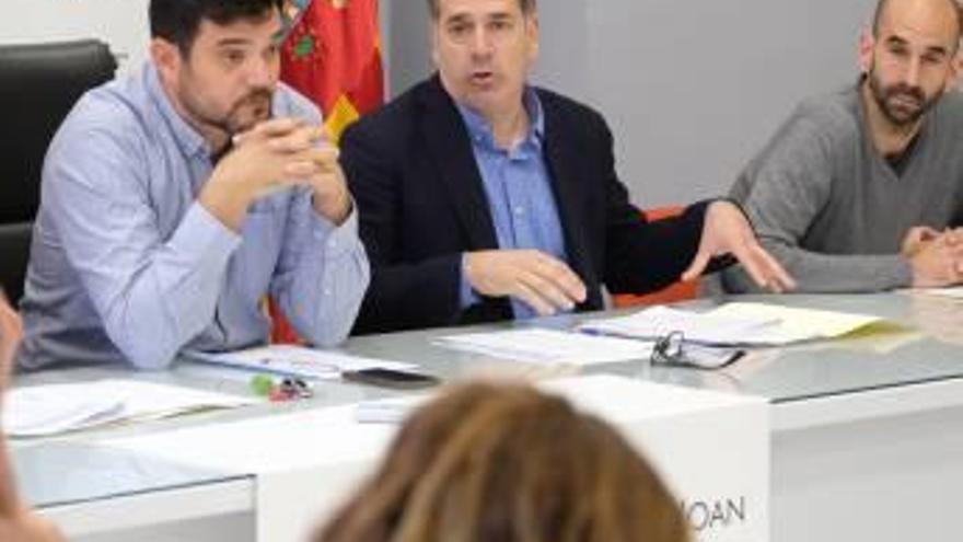 Jaime Albero (PSOE) y Santiago Román (Cs), durante un pleno.