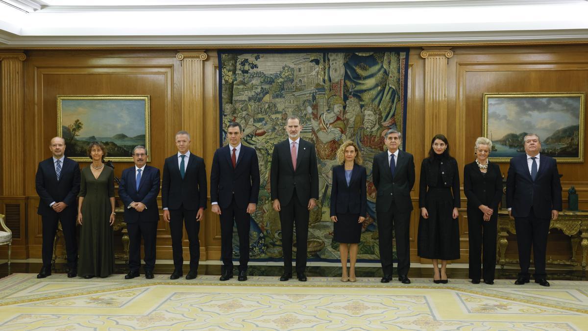 Foto de familia de las autoridades presentes en el acto.