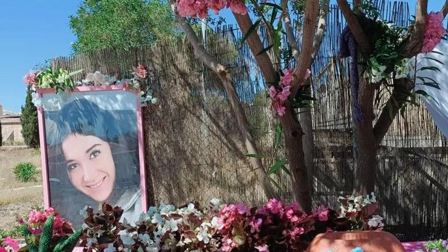 Allegados a Cloe recuerdan a la joven asesinada en Orihuela Costa: &quot;Libre, brillante y con un estilo sin igual&quot;
