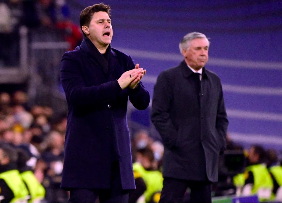 Pochettino y Ancelotti durante el Madrid-Paris SG en el Bernabéu.