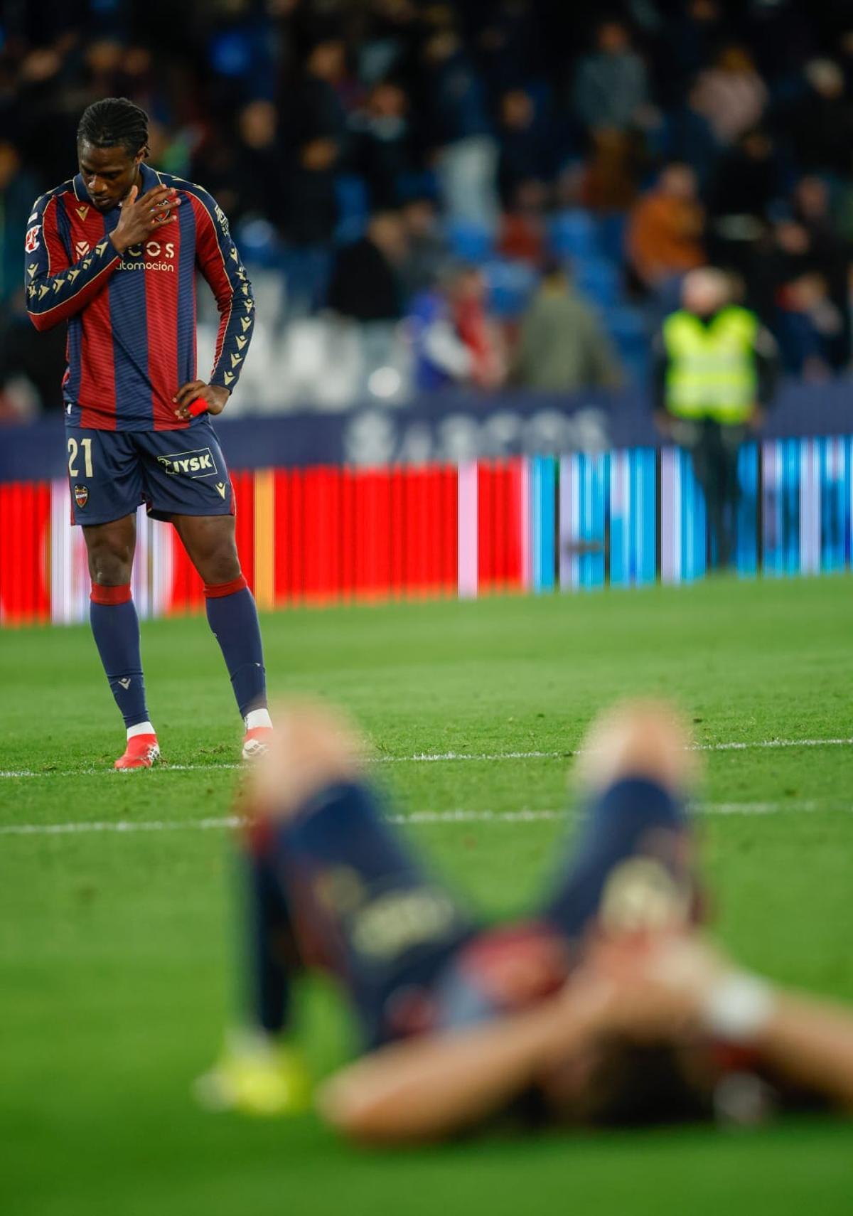 El Villarreal asalta el Ciutat de València y agrava la crisis del Levante