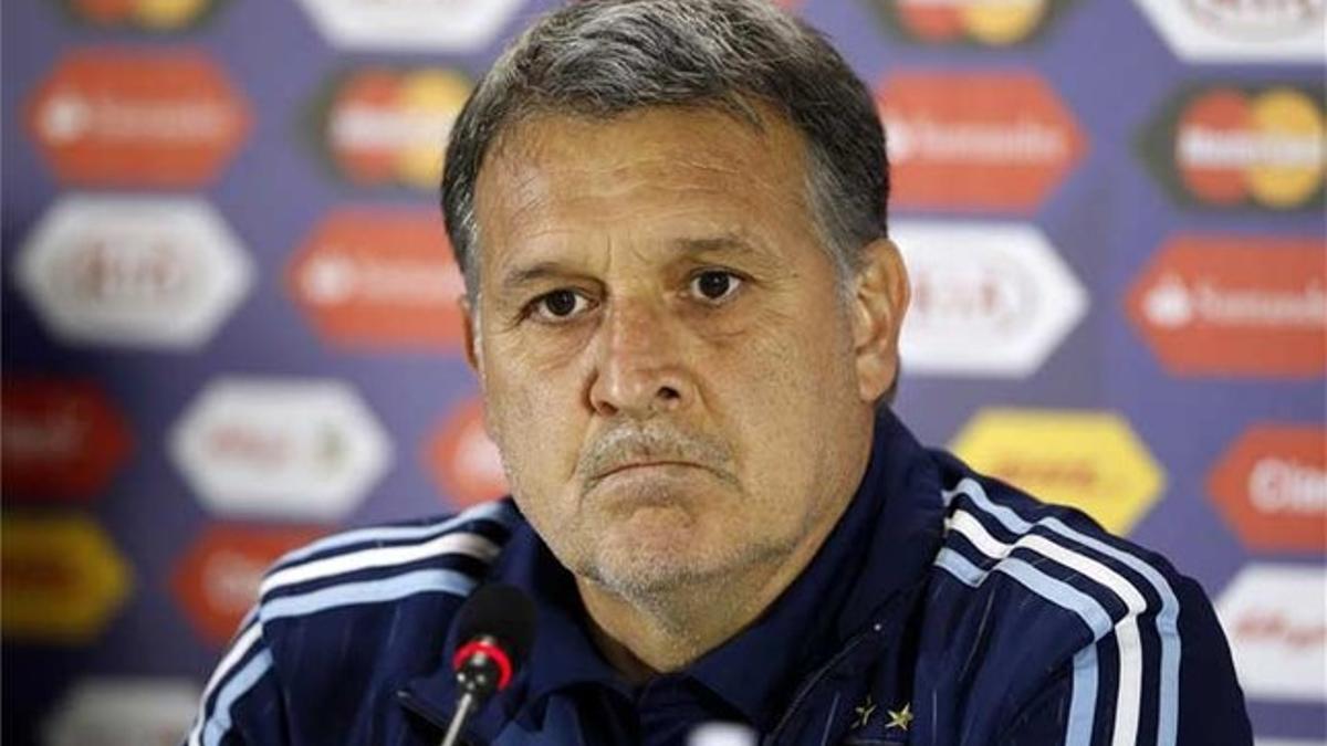 Martino defendió a Messi