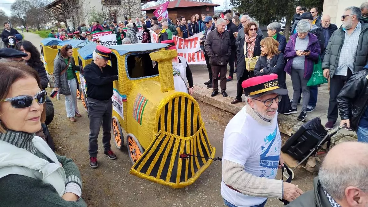 Más de 300 personas claman en Hervás por la reapertura del tren Ruta de la Plata