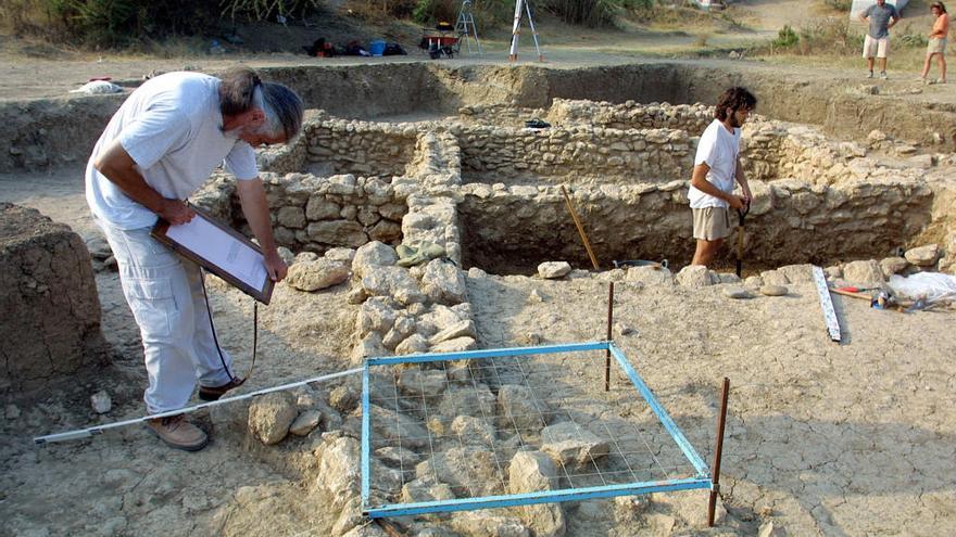 Excavaciones en 2003 en el Cerro del Villar.