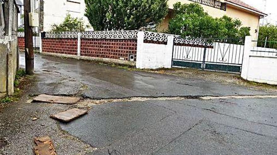 Estado de una de las calles de O Valiño en Nós.