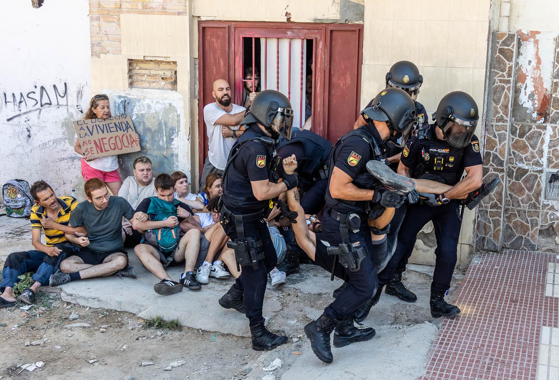 Desahucio en el barrio de Nou Alacant